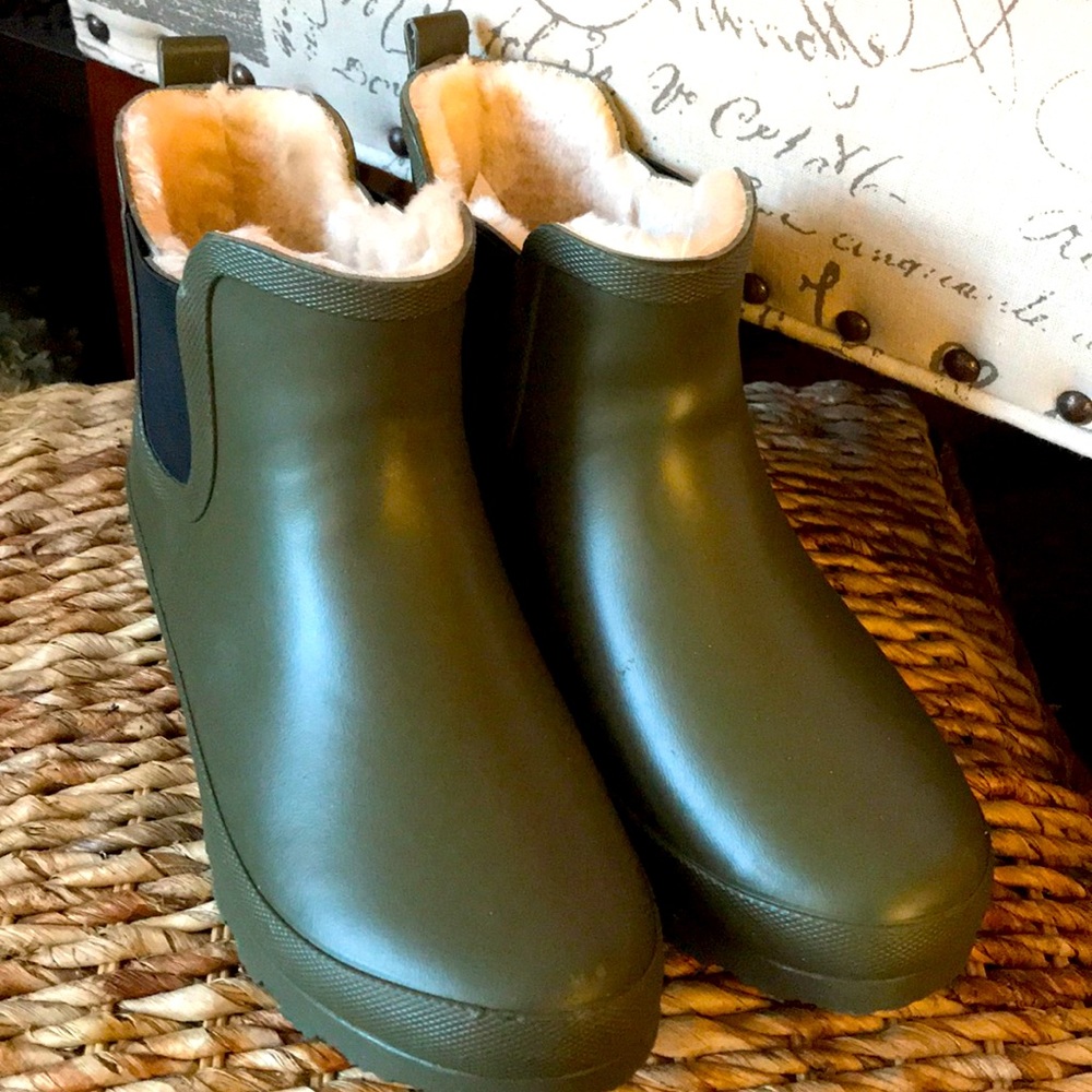 Rain boots 🥾🎶